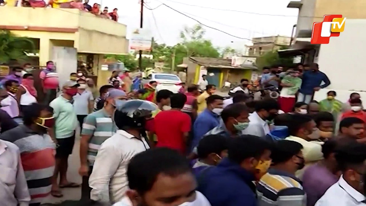 Married Woman Hacked To Death In Bhubaneswar, Attacker Makes A Video Call To Husband, Later Attempts Suicide