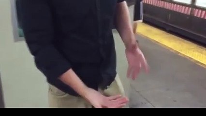 Görme engelli illüzyonistten şaşırtan numara