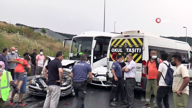 Maltepe’de 5 aracın karıştığı zincirleme trafik kazası: 2 yaralı