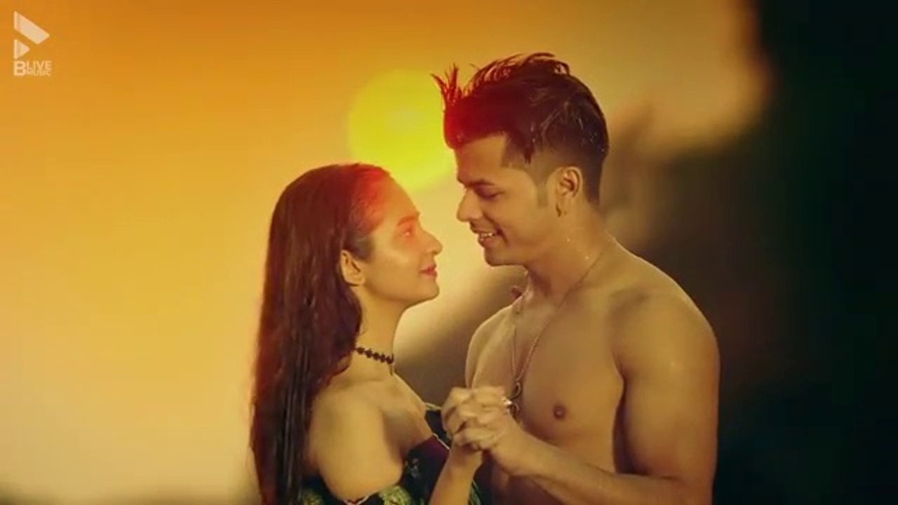 Teri_Aadat_|_Siddharth_Nigam_|_Anushka_Sen_|_Abhi_Dutt_|_New_Hindi_Song|_Official_Video|_BLive_Music(360p)