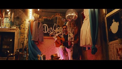 Λάμπης Λιβιεράτος - Κάπου Κάπου Να Θυμάσαι (Official Music Video)