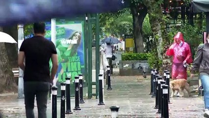 İSTANBUL - Caddebostan - Yağış etkili olmaya devam ediyor