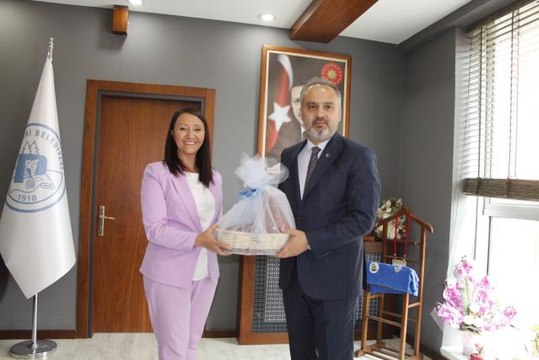 Bursa Büyükşehir Belediye Başkanı Alinur Aktaş, Pazaryeri ilçesinde ziyaretlerde bulundu