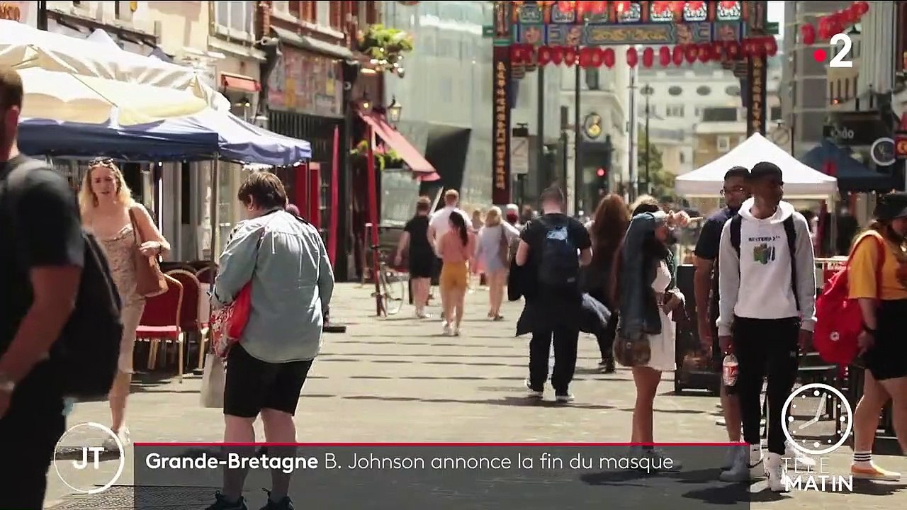 Covid-19 : les annonces très controversées de Boris Johnson