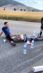 Kütahya-Afyonkarahisar karayolunda can pazarı