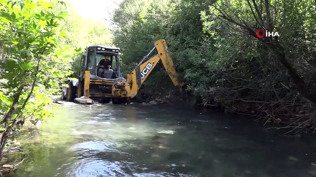 Sıcaklardan bunalan köyün gençlerinin imdadına belediye çözüm buldu