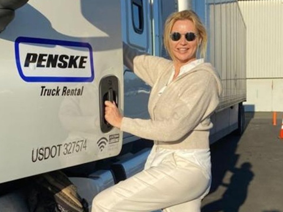 Neue Herausforderung: Veronica Ferres lernt Truckfahren