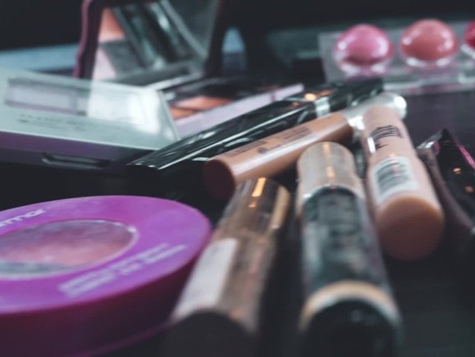 Vorsicht! so gefährlich ist abgelaufene schminke