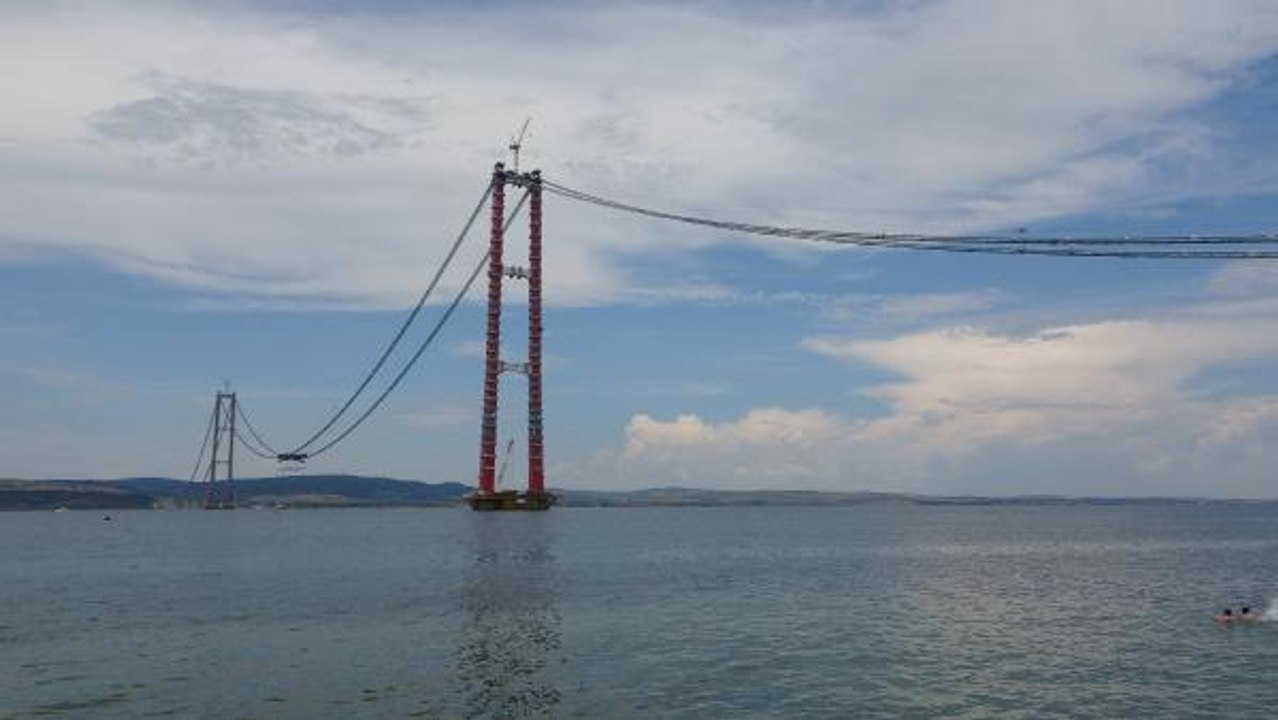 1915 ÇANAKKALE KÖPRÜSÜ'NDE ASKI HALATLARININ MONTAJI BAŞLADI