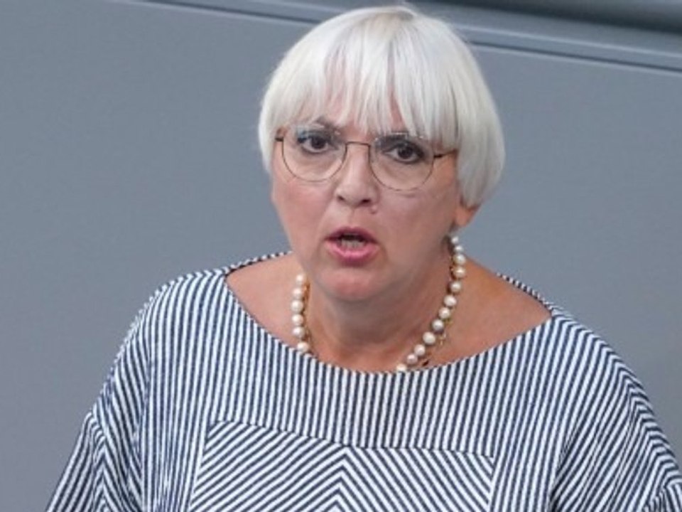 Regenbogenfarben-Verbot: Claudia Roth wettert gegen Uefa