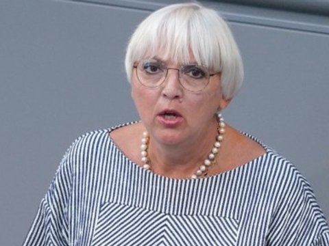 Regenbogenfarben-Verbot: Claudia Roth wettert gegen Uefa