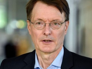 Karl Lauterbach teilt gegen ungarische Fußballfans aus