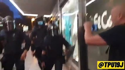 IMÁGENES SENSIBLES | Brutal represión en España contra quienes se manifestaron en repudio al asesinato de Samuel