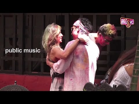 Farhan Akhtar And Shibani Dandekar Celebrate Holi With Javed Akhtar And Shabana Azmi