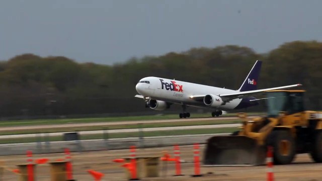 Memphis International Airport _ Plane Spotting _