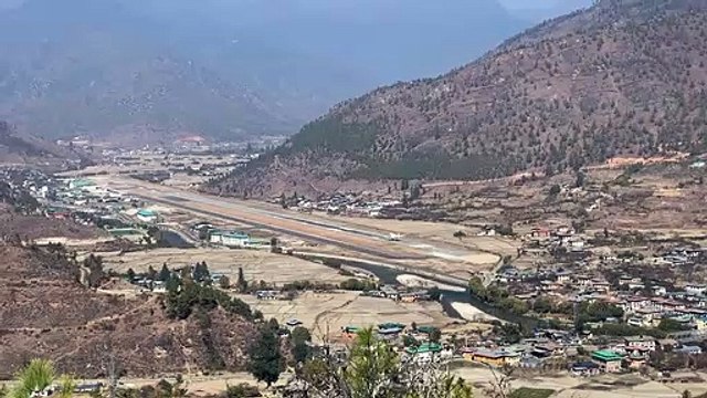Plane spotting in the Himalayas - Bhutan Airlines A319 Landing at Paro