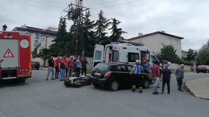 Otomobille elektrikli motosiklet çarpıştı: 1 yaralı