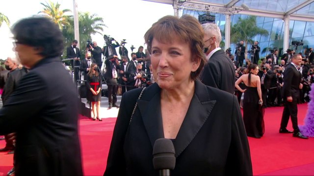 La Ministre Roselyne Bachelot sur le tapis : Le cinéma français a été solide ! - Cannes 2021