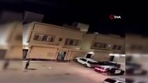 - Suudi Arabistan'da evin çatısında dolaşan aslan paniğe neden oldu