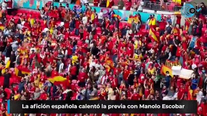 La afición española calentó la previa con Manolo Escobar