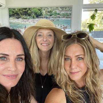 Courteney Cox, Jennifer Aniston, and Lisa Kudrow Had A Very Friends Fourth of July