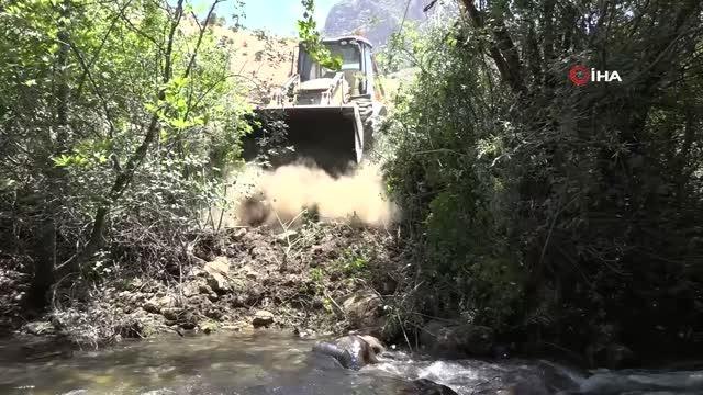 Sıcaklardan bunalan köyün gençlerinin imdadına belediye çözüm buldu