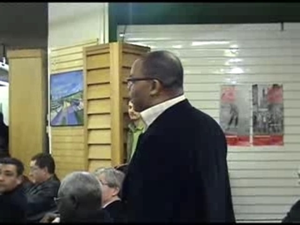 Les communautés et l'International