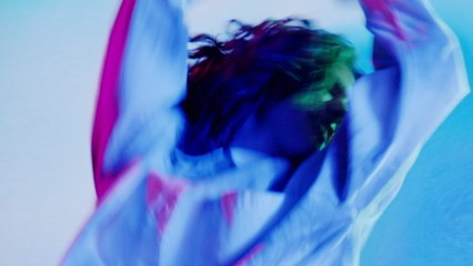 EVAN GIIA - In Motion