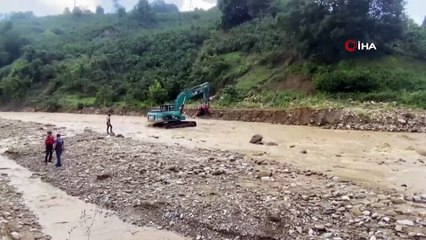 Selin vurduğu köyde mahsur kalan 56 kişi için kurtarma çalışması başlatılıyor