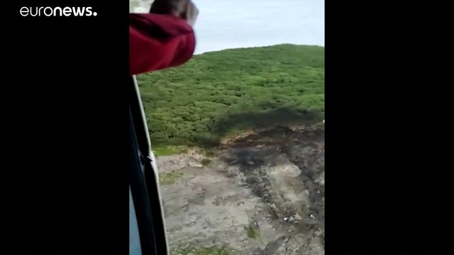 Russia, i soccorritori recuperano i corpi dell'aereo precipitato in mare