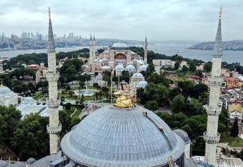Sultanahmet Camii Kubbe alemi yerleştiriliyor
