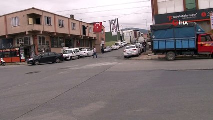 Ataşehir'de yayanın ölümden kıl payı kurtulduğu kaza kamerada