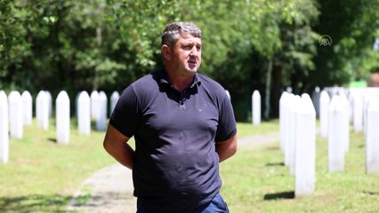 SREBRENİTSA - Srebrenitsa'daki soykırımda ölüm yolunda hayatta kalmayı başaran Enver Secic yaşadıklarını anlattı