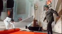 जब खुद किंग खान ने दिलीप कुमार के लिए स्टेज पर बिछाया था रेड कार्पेट, देखें वीडियो