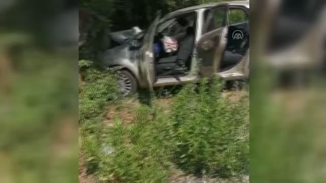 Yoldan çıkan otomobil kayaya çarptı: 2 ölü, 2 yaralı