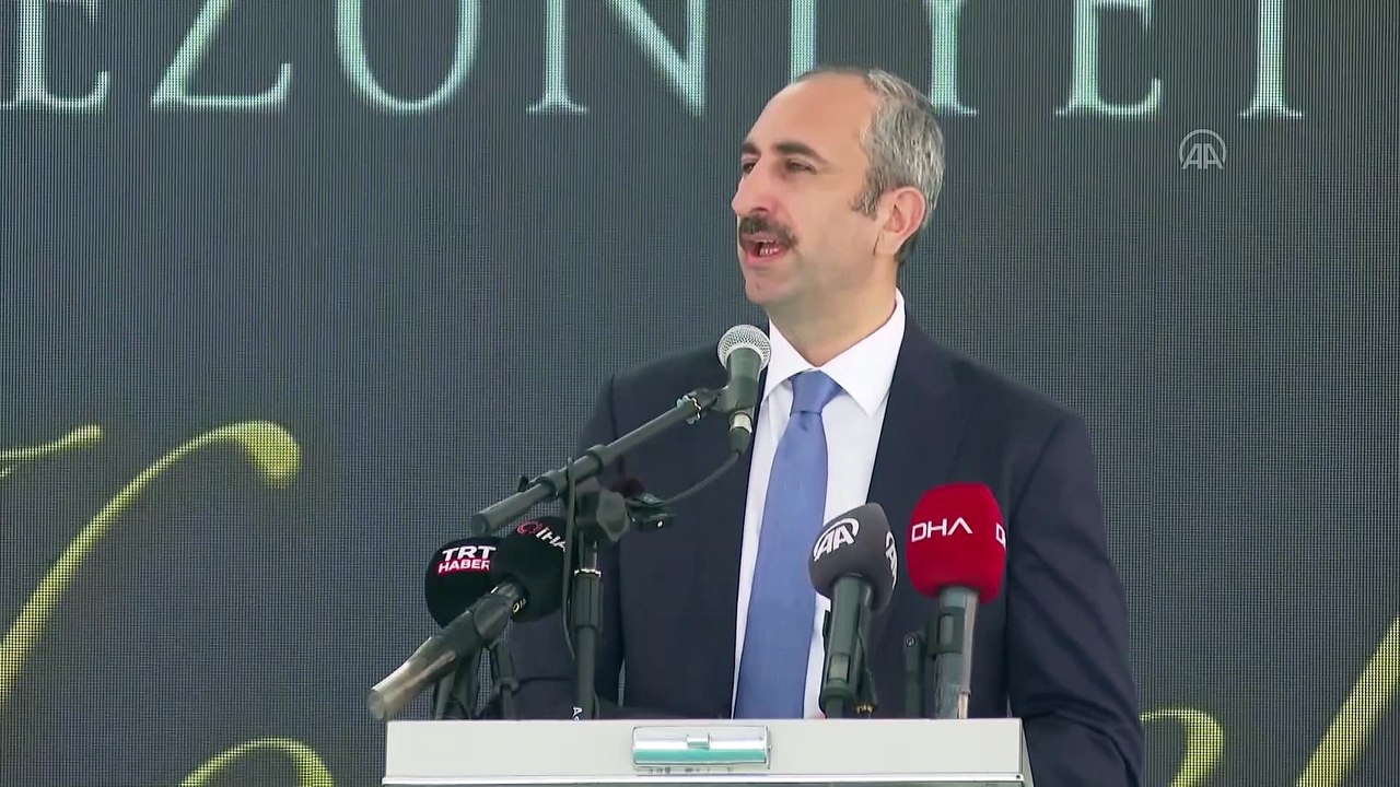ANKARA - Adalet Bakanı Gül: 'Yürüyen bir dava hakkında konuşma yetkisini anayasa kimseye vermemiştir'