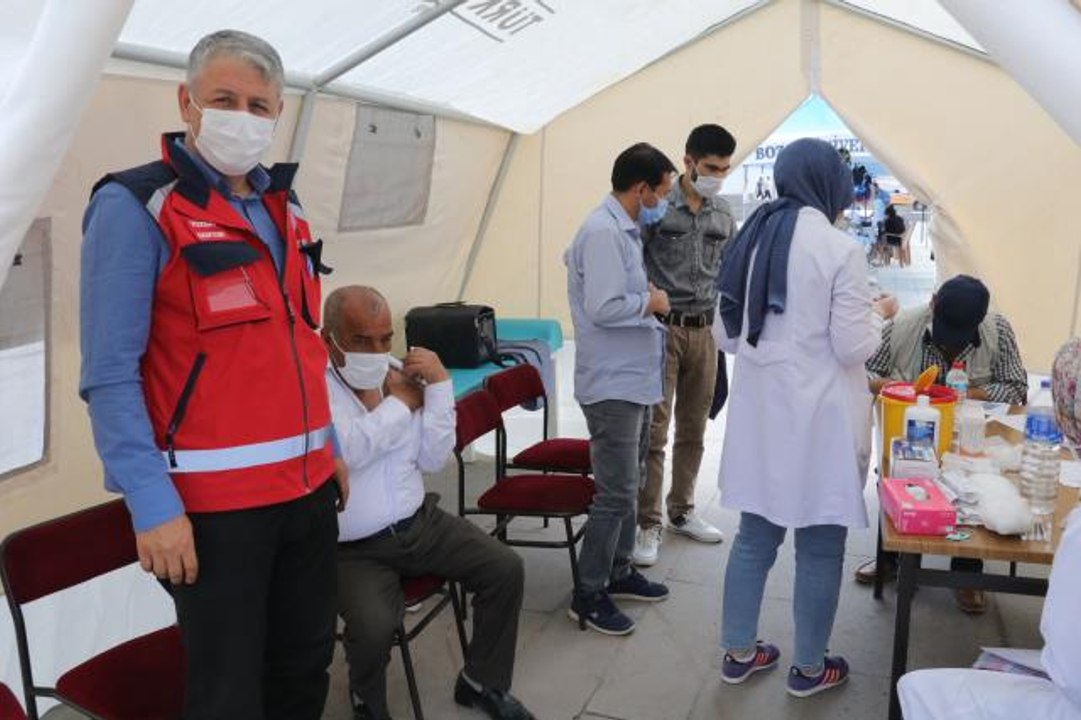 178 bin kişiye ilk doz, yaklaşık 100 bin kişiye de 2. doz Kovid-19 aşısı uygulandı