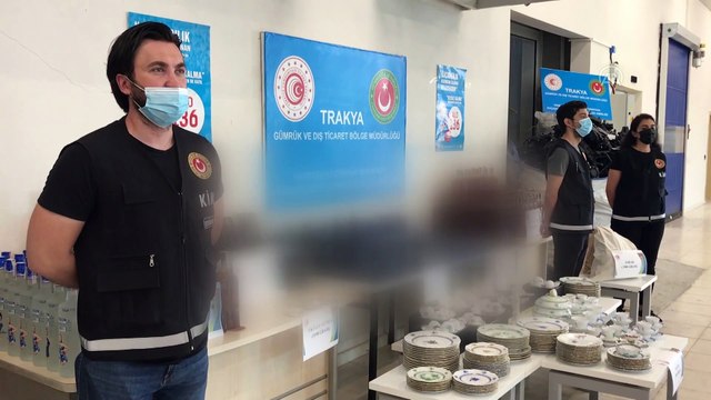 EDİRNE - Gümrük muhafaza ekipleri sınır kapısında kaçakçılık olaylarına geçit vermedi