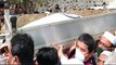 Dilip Kumar की Dead Body मुंबई के Juhu कब्रिस्तान पहुंची, Check Out Viral Video ! | FilmiBeat