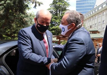 Ersin Tatar'dan, Rum çetesinin 3 ağabeyini şehit ettiği Bilim Kurulu üyesine ziyaret