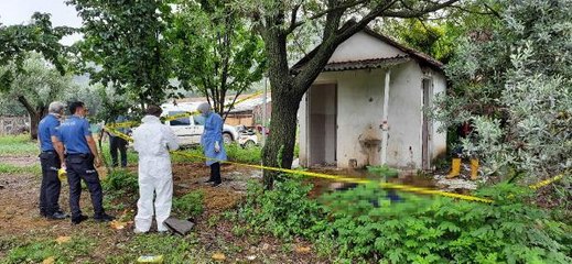 EMEKLİ ORMAN MUHAFAZA MEMURUNUN TARLADA CESEDİ BULUNDU