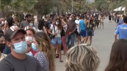 Download Video: Badalona establece un punto de vacunación móvil para mayores de 18 años