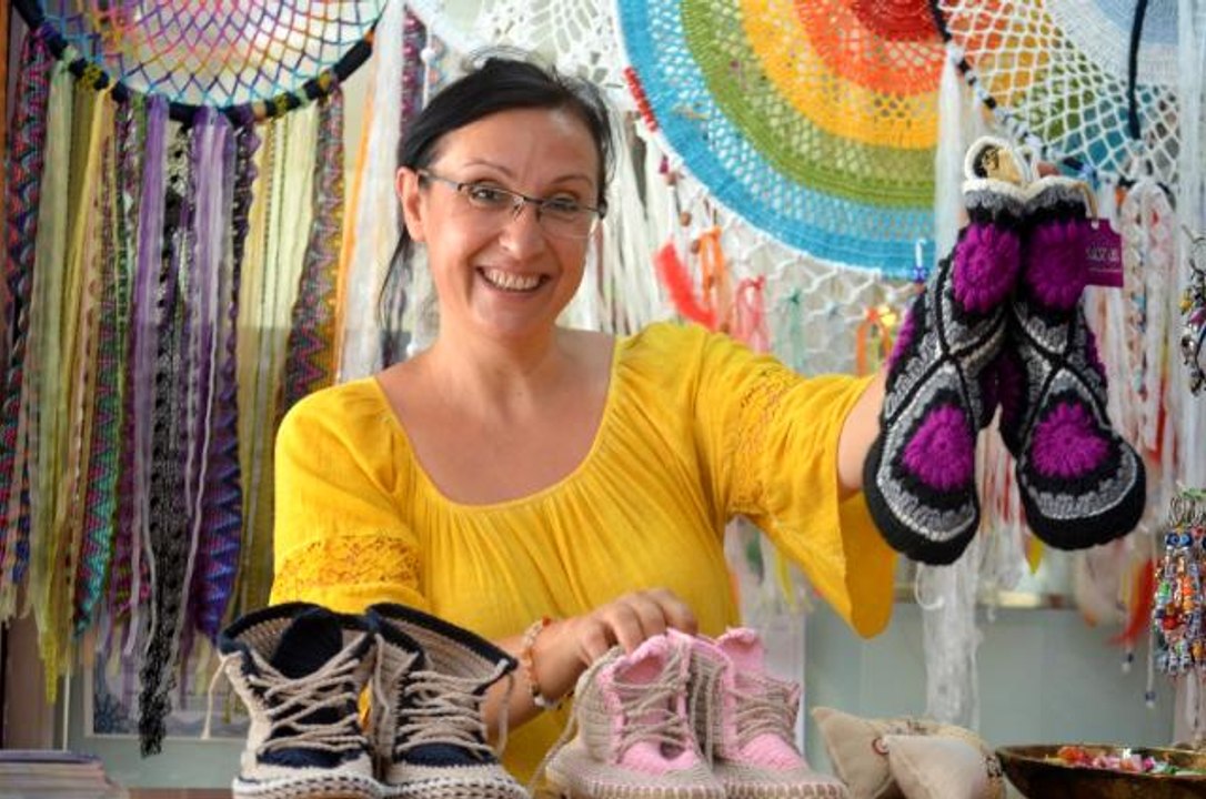 Altı yaşında öğrendiği örgü işi, geçim kaynağı oldu