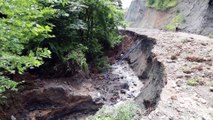 SAKARYA/BOLU - Kuvvetli sağanak nedeniyle bazı yollarda çökme oluştu