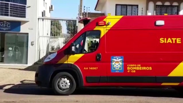 Idoso cai do terceiro degrau de escada e precisa ser atendido pelo Corpo de Bombeiros, no Bairro Maria Luiza
