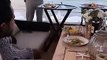 Christina Milian et sa famille dans un restaurant en bord de mer, à St Tropez. Juillet 2021