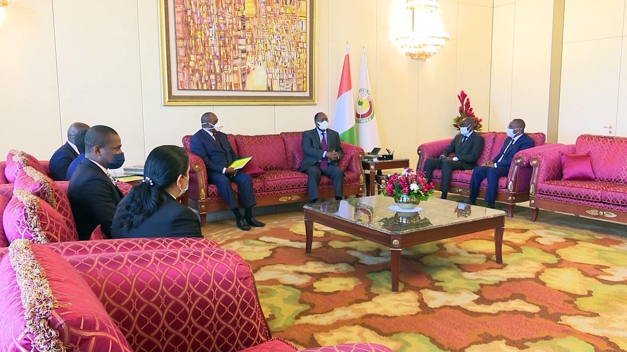 Le Président Alassane Ouattara reçoit en audience le Président d’Afreximbank