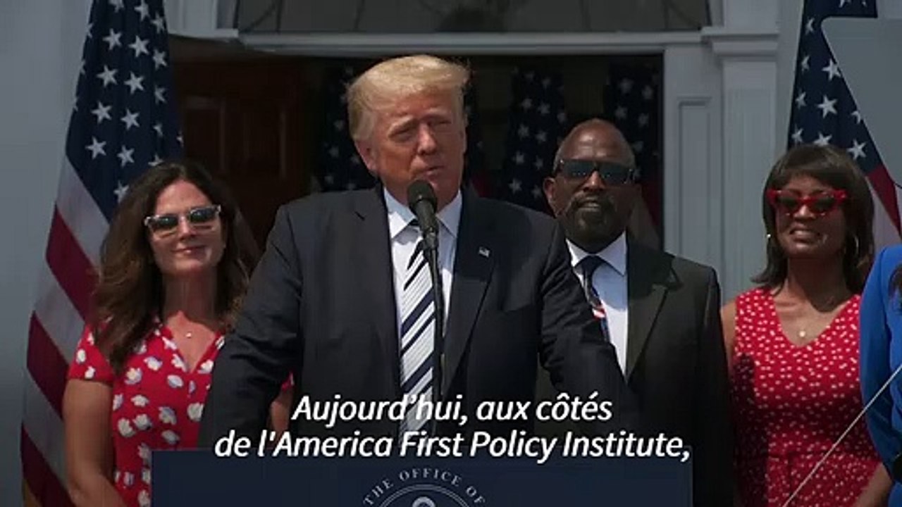 Trump annonce qu'il attaque en justice Facebook, Twitter et Google