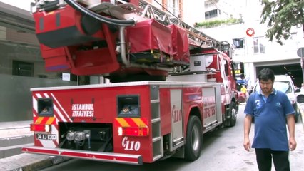 Küçükçekmece anne balkonda, çocuk evde mahsur kaldı