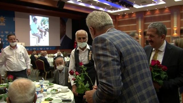 Kore ve Kıbrıs Gazileri AK Parti İl Başkanlığı'nda buluştu